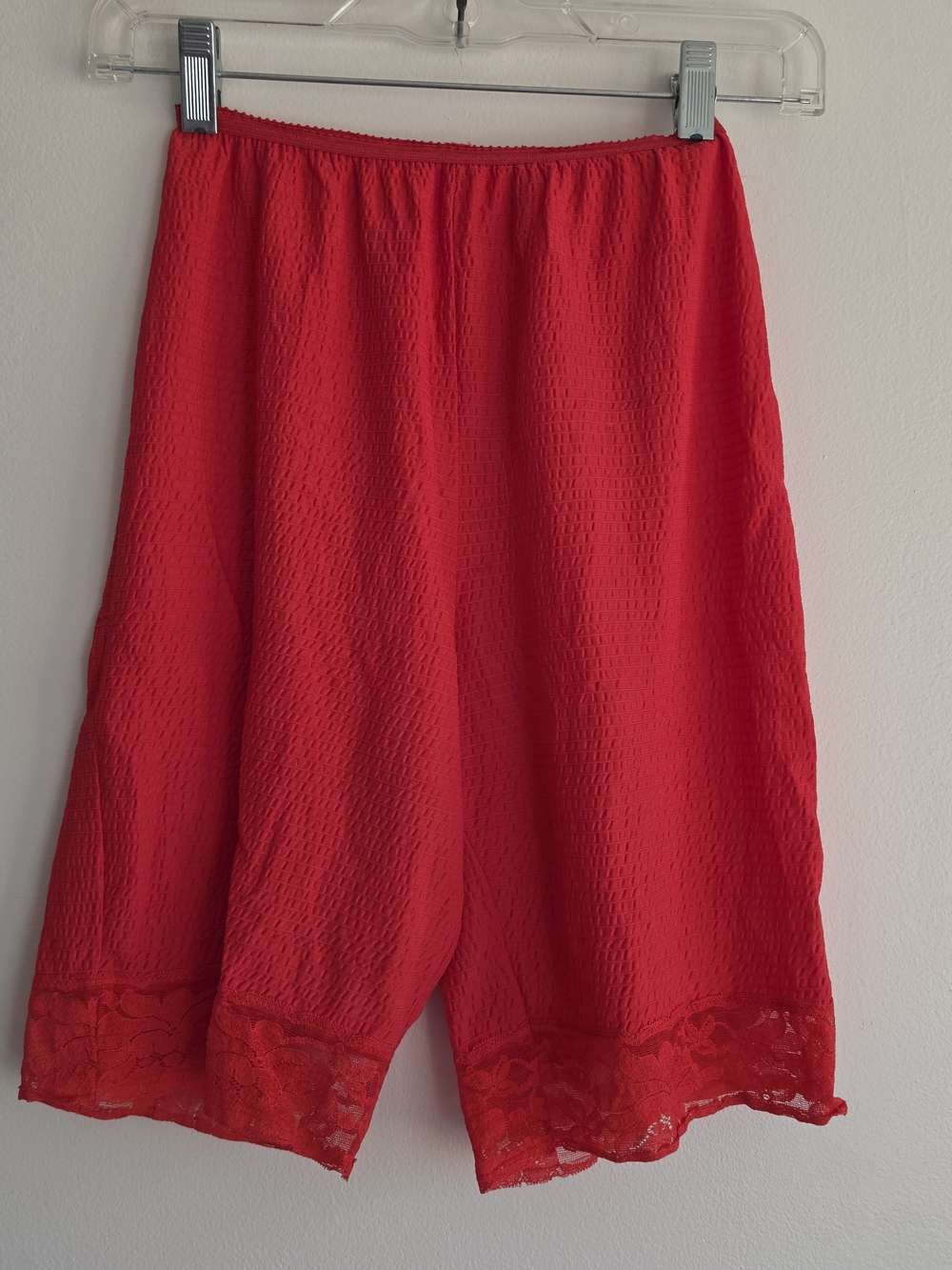 Warner's Vintage Textured Red Lace-Trim Half Slip Shorts Bloomers Small 20" Long